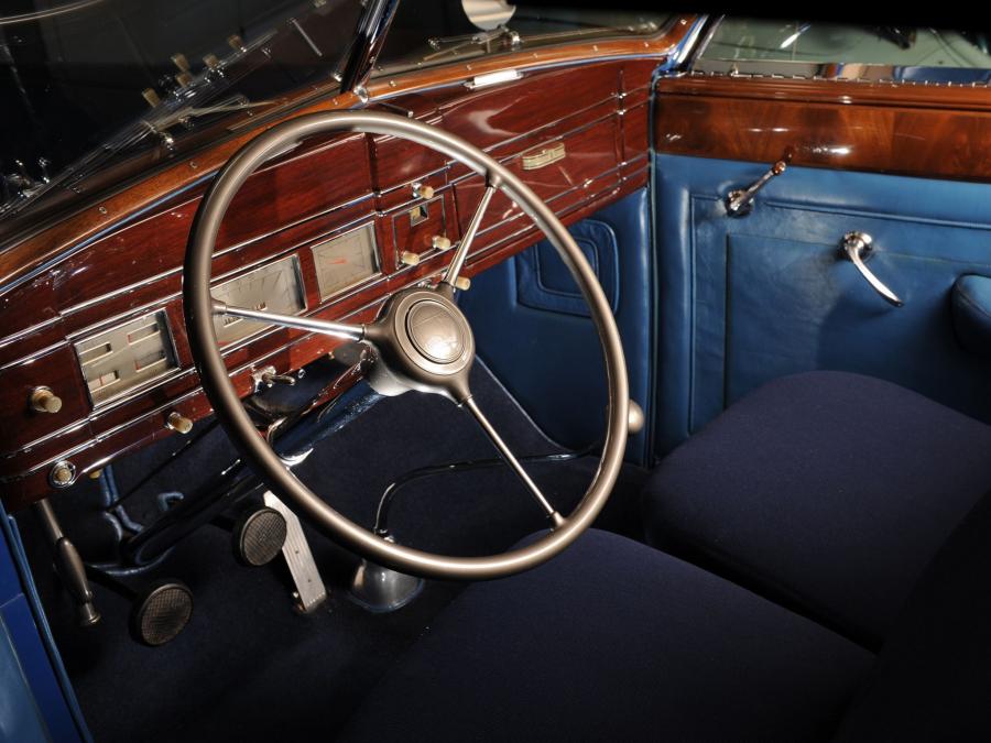 Lincoln Model K Convertible Victoria by Brunn 1938 года  (фото 6 из 9)